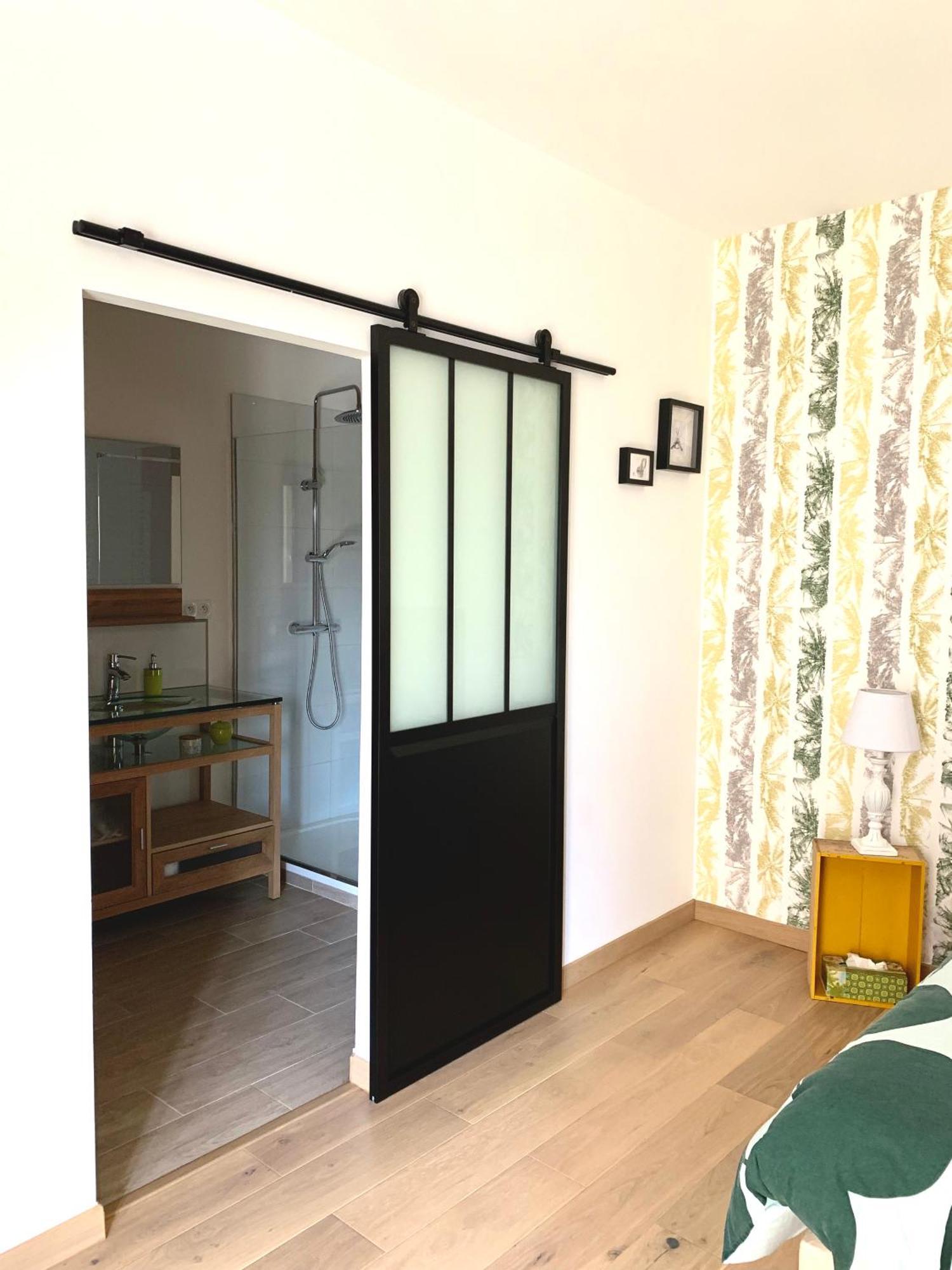 Atelier Des Vidaux Bed & Breakfast Saint-Aunes Rom bilde